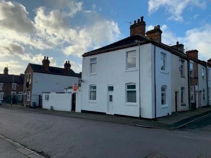 3 Bedroom End Of Terrace House To Rent In Portland Street, Stoke-On-Trent, ST1