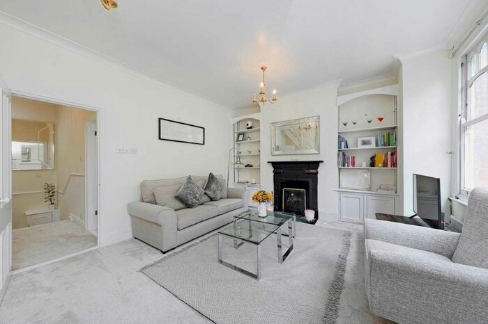 3 Bedroom Maisonette To Rent In Adelaide Grove, Shepherds Bush, W12