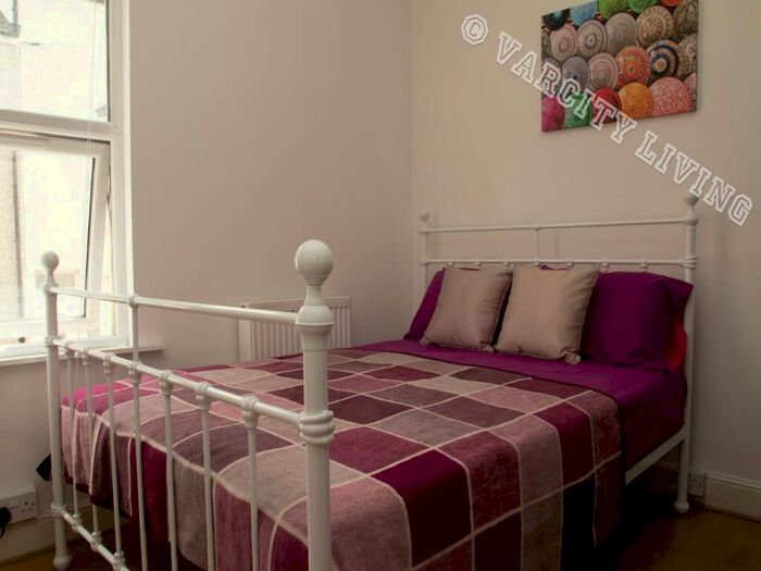 4 Bedroom House To Rent In Caellepa, Bangor, Gwynedd, LL57