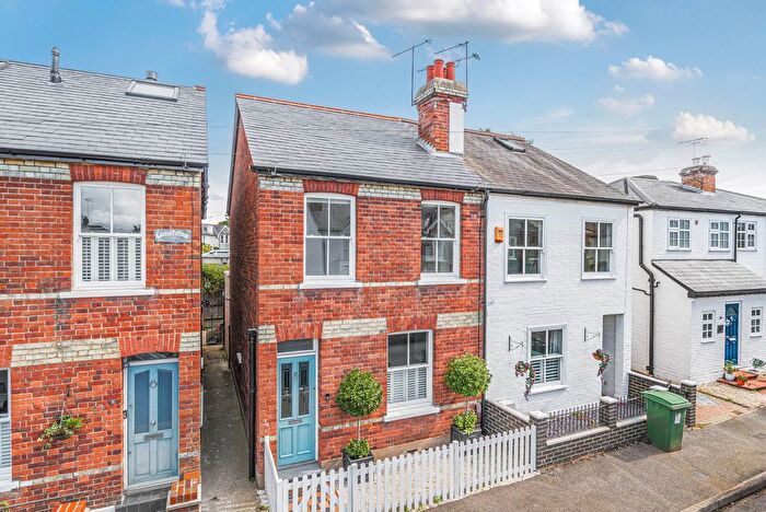 2 Bedroom Semi Detached House For Sale In New Road, Weybridge, KT13