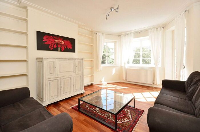 3 Bedroom Flat To Rent In Roehampton Close, Roehampton, London, SW15