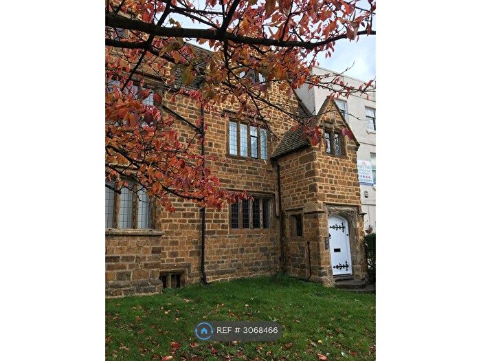 1 Bedroom Flat To Rent In The Old Vicarage, Banbury, OX16