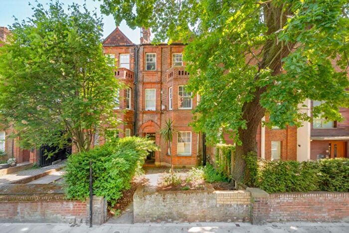 2 Bedroom Flat For Sale In Goldhurst Terrace, South Hampstead, NW6
