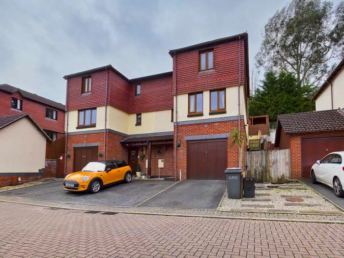 4 Bedroom Semi-Detached House To Rent In Mariners Way Paignton, TQ3