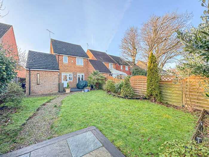 3 Bedroom Detached House For Sale In Falcon Close, Rayleigh, SS6