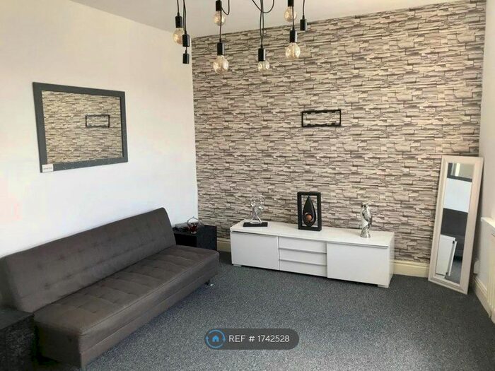 2 Bedroom Flat To Rent In Oswald Road, Chorlton Cum Hardy, Manchester, M21