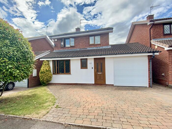 3 Bedroom Detached House For Sale In Hartlebury Close, Redditch, B98