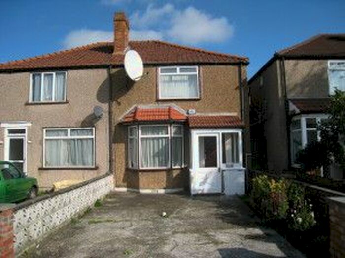3 Bedroom Terraced House To Rent In Hill Rise, Greenford, UB6