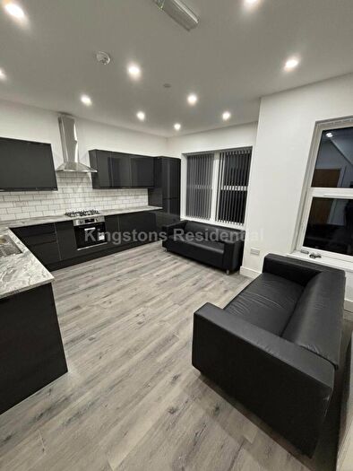 3 Bedroom Flat To Rent In Whitchurch Road, Heath, CF14