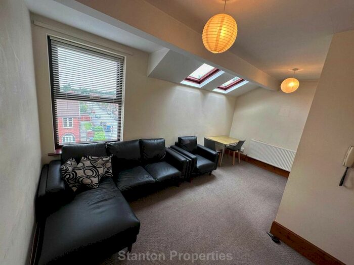 1 Bedroom Flat To Rent In Wellington Road, Fallowfield, M14