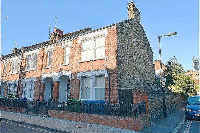 2 Bedroom Maisonette To Rent In Alberta Street, London, SE17