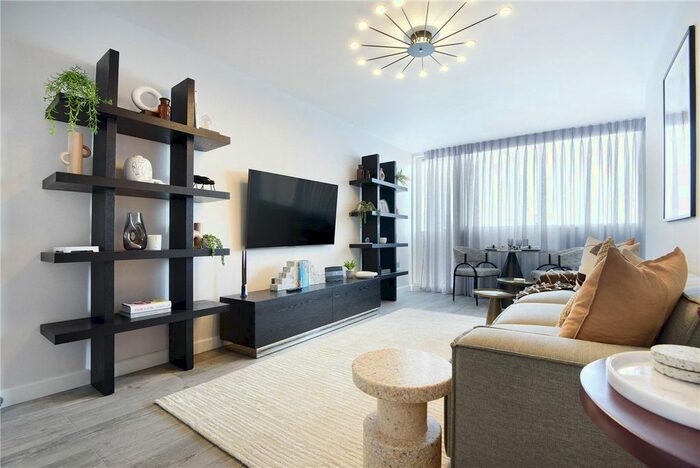 2 Bedroom Flat To Rent In Luxborough Street, Marylebone, London, W1U