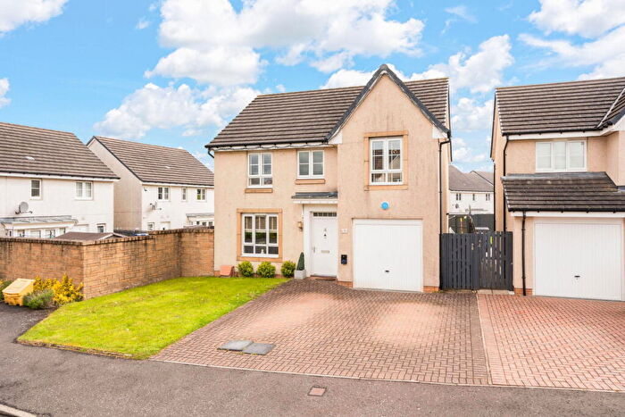 4 Bedroom Semi Detached House For Sale In Lang Drive, Inchcross, Bathgate, EH48