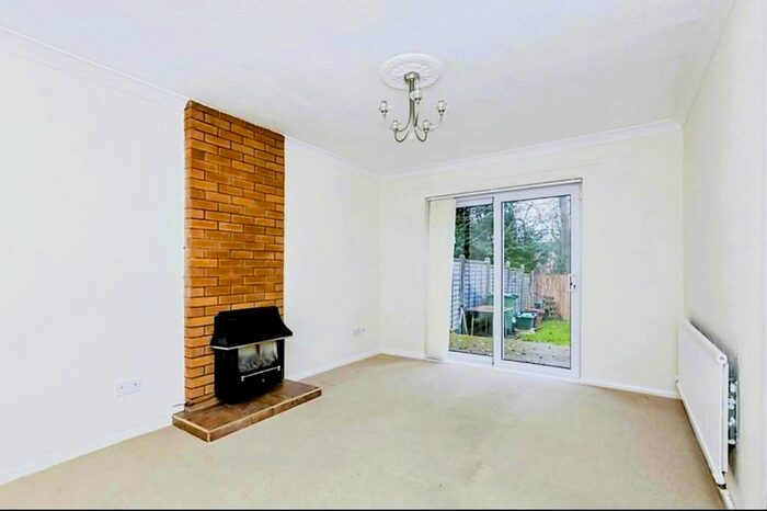 3 Bedroom Semi-Detached House To Rent In Malham Way, Leicester, LE2