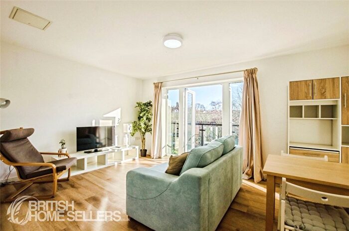 2 Bedroom Flat For Sale In Capital Point, Temple Place, Reading, Berkshire, RG1