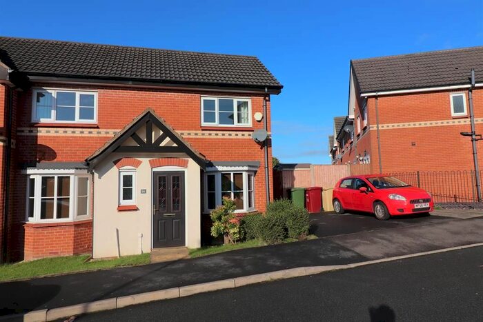 3 Bedroom Semi-Detached House To Rent In Napier Drive, Horwich, Bolton, BL6