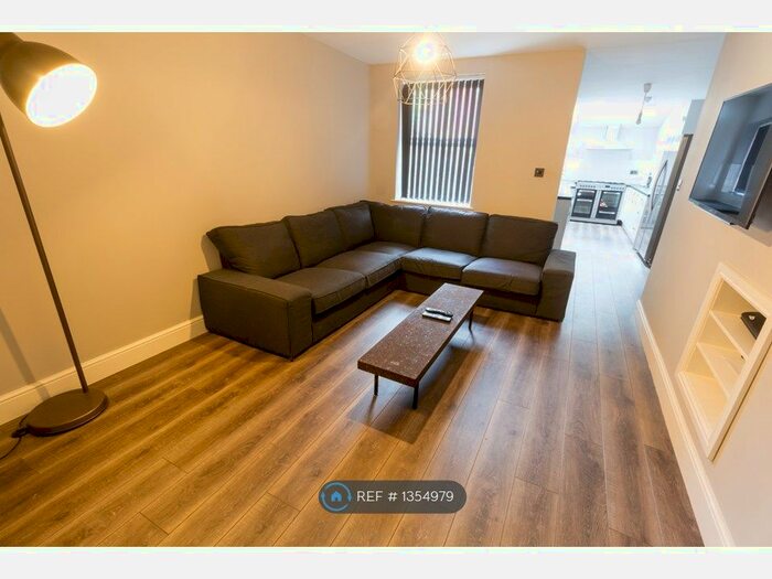 5 Bedroom Detached House To Rent In Halsbury Road, Liverpool, L6