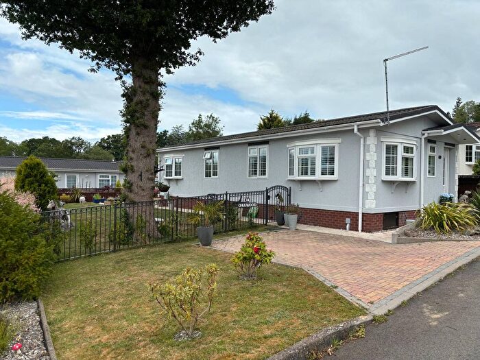2 Bedroom Mobile/park Home For Sale In Homelands Park, High Green Chorley, Nr Bridgnorth, WV16