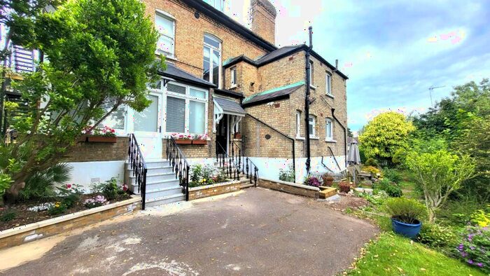 1 Bedroom Apartment To Rent In Bycullah Road, Enfield, EN2