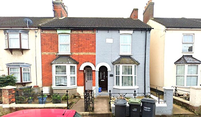 3 Bedroom Terraced House To Rent In Bramley Road, Snodland, Kent, ME6