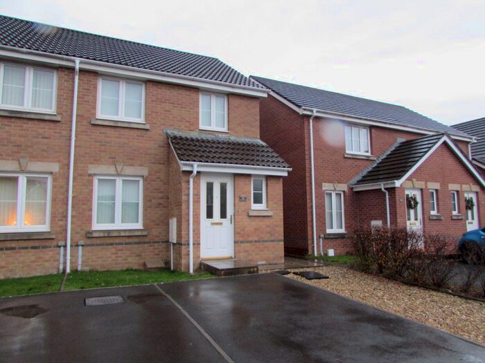 3 Bedroom Property To Rent In Chestnut Bush, Broadlands, Bridgend CF31