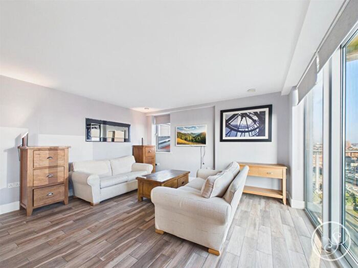 2 Bedroom Penthouse To Rent In Whitehall Quay, Leeds, LS1