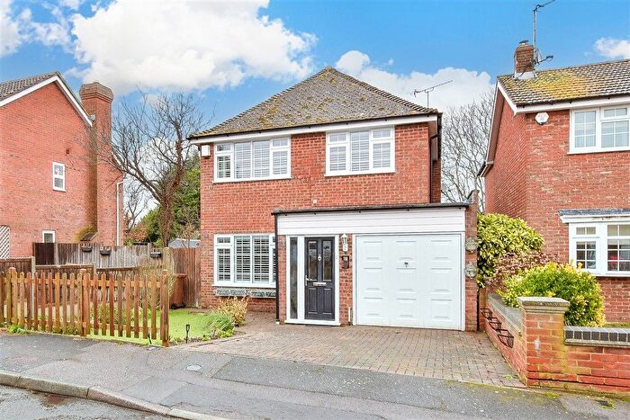 3 Bedroom Detached House For Sale In St. John's Way, Rochester, Kent, ME1