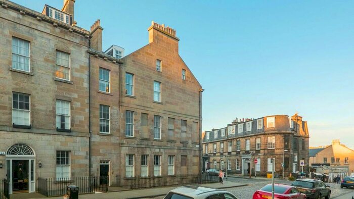 2 Bedroom Flat To Rent In Union Street, Edinburgh, Midlothian, EH1
