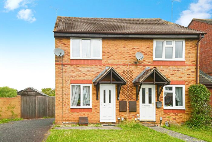 2 Bedroom Semi-Detached House For Sale In Nuthatch Close, Swindon, SN3