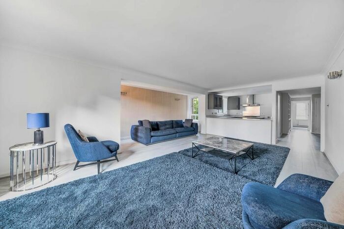 2 Bedroom Flat To Rent In Admiral Walk, London, W9