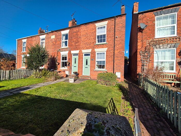 2 Bedroom End Of Terrace House For Sale In Station Road, Doncaster, DN10