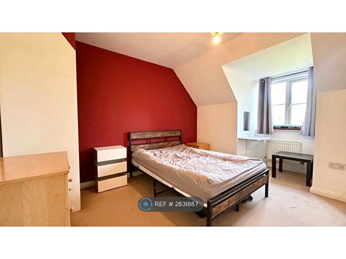 1 Bedroom Flat To Rent In Turner Street, London, E16