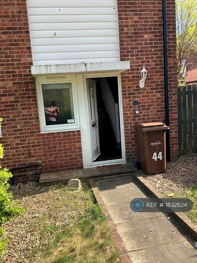 3 Bedroom Semi-Detached House To Rent In Winchester Way, Rainham, Gillingham, ME8