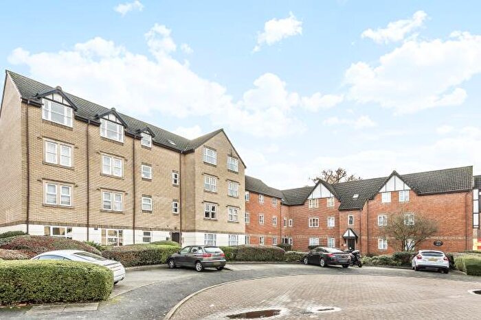 2 Bedroom Apartment For Sale In Rembrandt Way, Reading, RG1