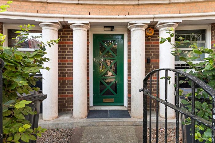 1 Bedroom Flat For Sale In Mothers Square, Lower Clapton, E5