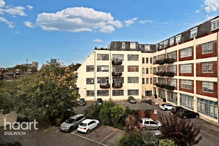 1 Bedroom Apartment For Sale In Southampton Way, London, SE5