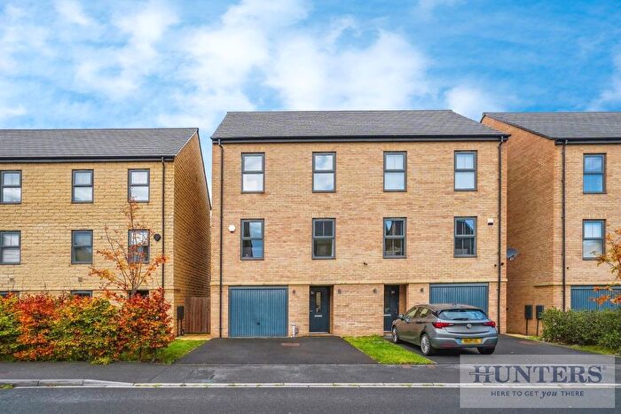 4 Bedroom Semi Detached House For Sale In Voysey Avenue, Castleford, WF10