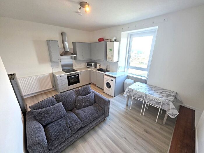 2 Bedroom Flat To Rent In Commerce Street, City Centre, Aberdeen, AB11