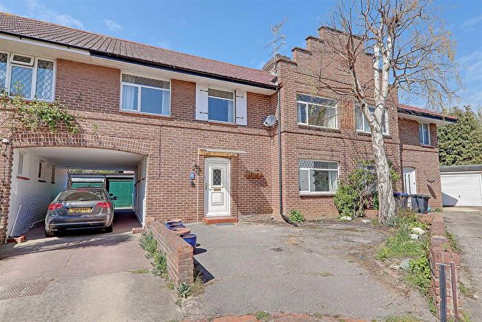 4 Bedroom Semi Detached House For Sale In Lansdowne Place, Worthing, BN11