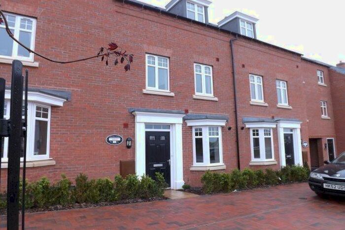 4 Bedroom Town House To Rent In Olympic Way, Hinckley LE10