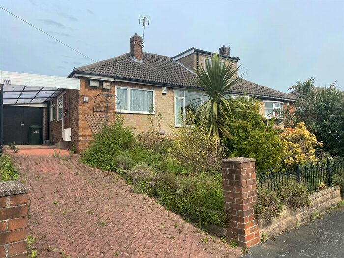 2 Bedroom Semi-Detached Bungalow For Sale In Thorpes Avenue, Denby Dale, Huddersfield, HD8