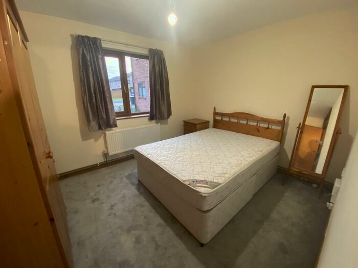 2 Bedroom Flat To Rent In Dover Crescent, MK41