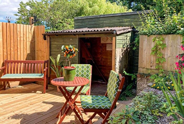 1 Bedroom Detached House To Rent In Bunkers Lane, Rookley, PO38