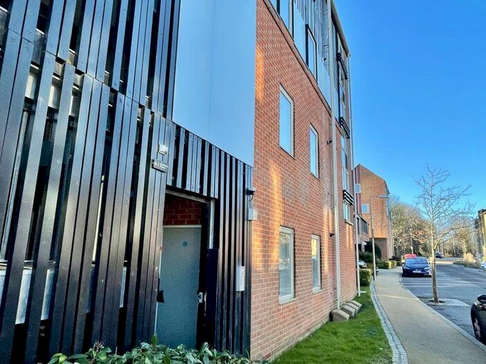 2 Bedroom Flat To Rent In Milestone Road, Harlow, CM17