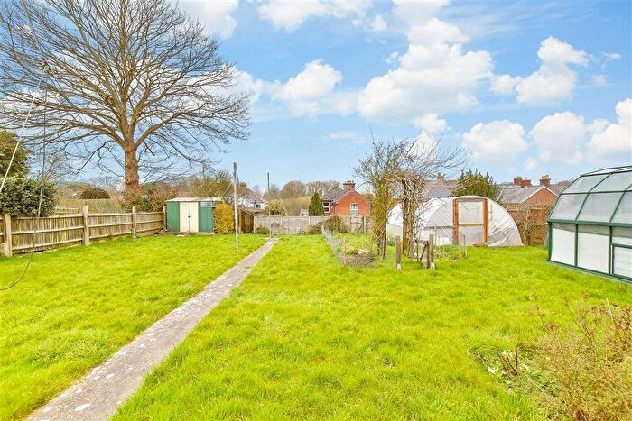 2 Bedroom Detached Bungalow For Sale In Castle Road, Newport, Isle Of Wight, PO30