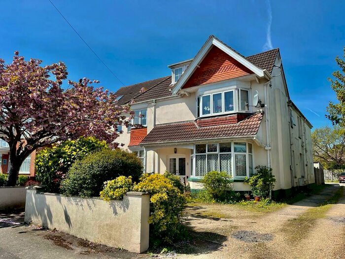 1 Bedroom Flat To Rent In Queens Park Gardens, BH8