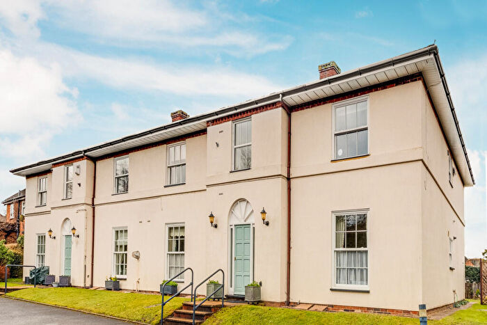 2 Bedroom Apartment For Sale In North Holmwood, Dorking, RH5