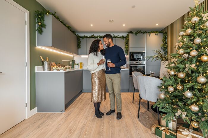 2 Bedroom Apartment For Sale In Newmarket Road, Cambridge, CB5