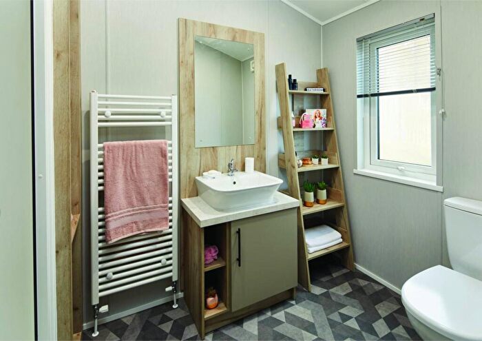 3 Bedroom Caravan For Sale In Ilfracombe, Devon, EX34