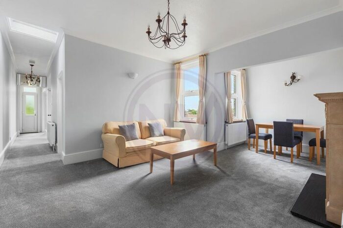 2 Bedroom Flat To Rent In Hampden Road, London, N8